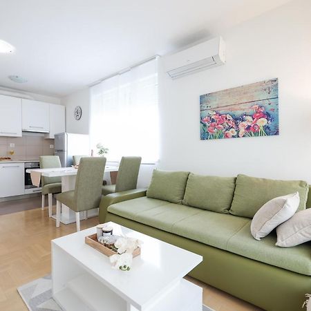 Cozy Niko Apartment - Private Parking And Balcony ザダル エクステリア 写真