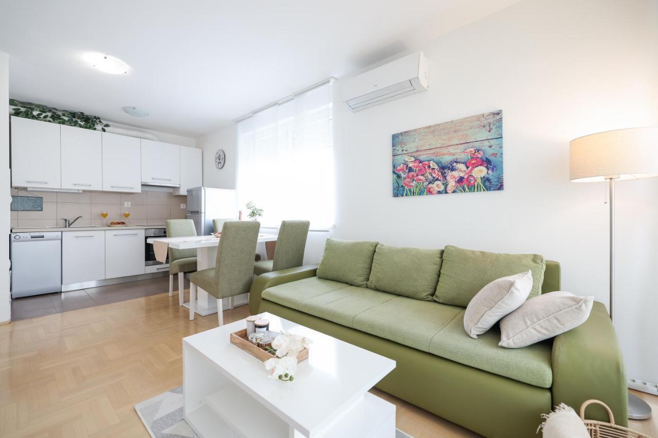 Cozy Niko Apartment - Private Parking And Balcony ザダル エクステリア 写真