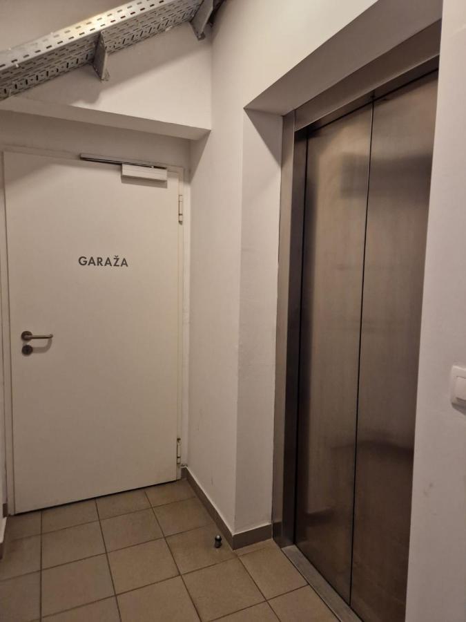 Cozy Niko Apartment - Private Parking And Balcony ザダル エクステリア 写真